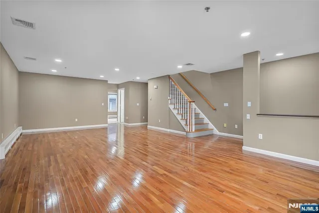 $4,300 | 75 West Columbia Avenue, Unit 2, Palisades Park, NJ 07650