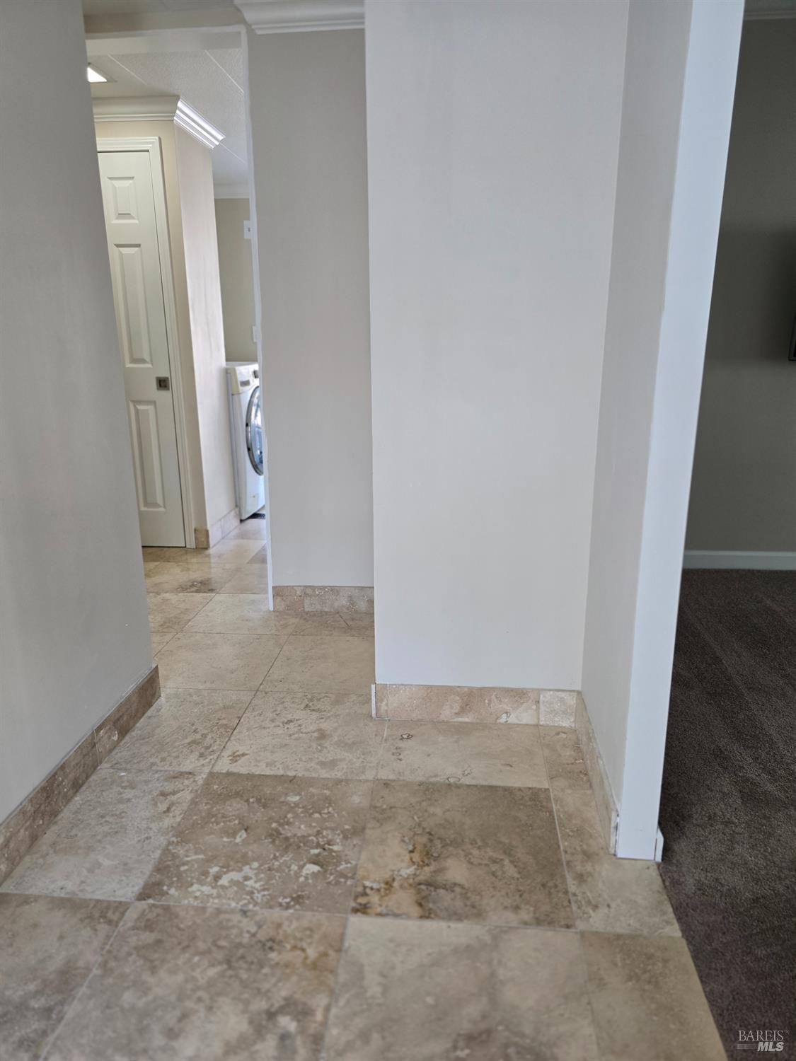108 Cardinal Way Santa Rosa, CA 95409 - Photo 15 of 20 an empty room with a mirror