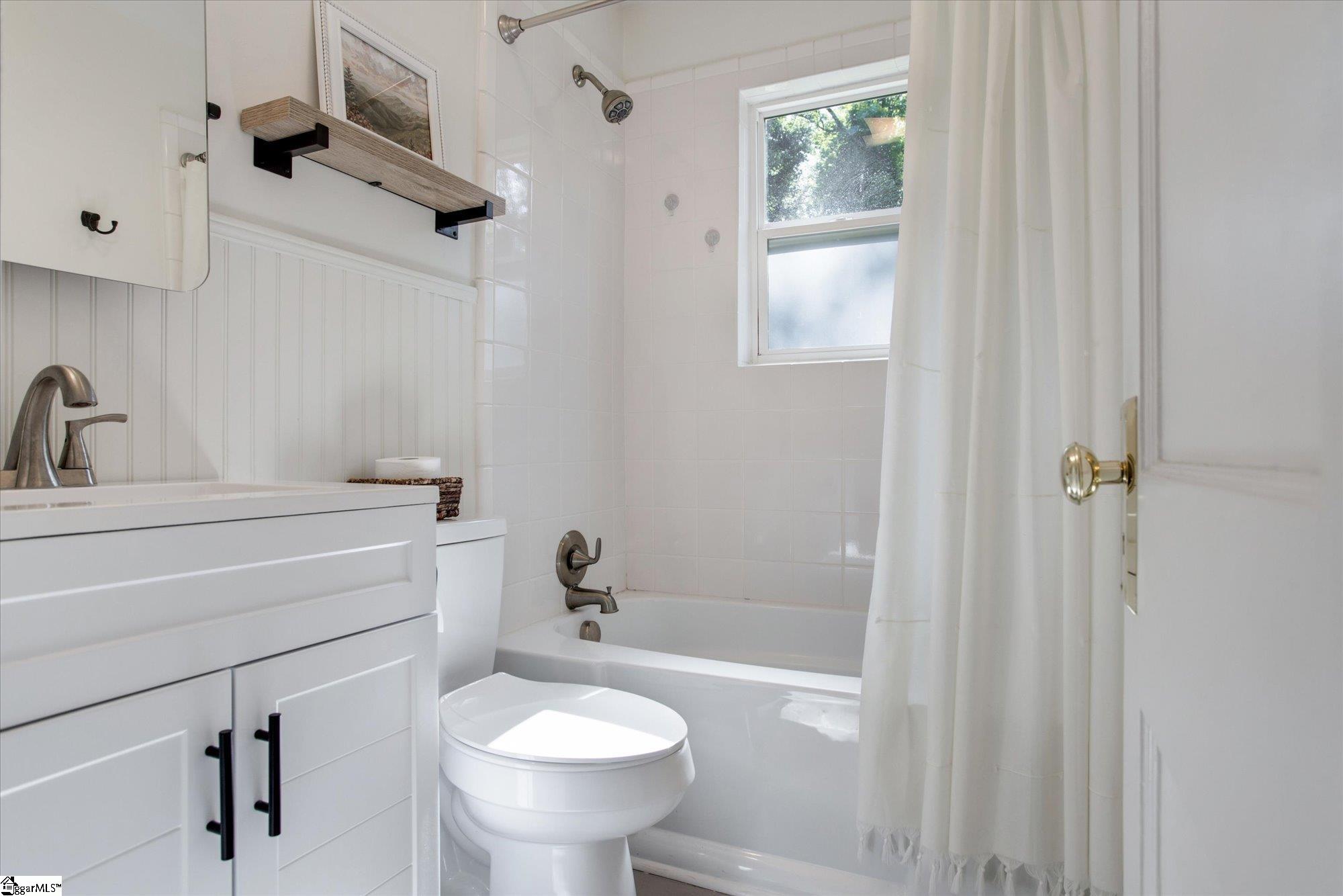 202 Donnan Road Taylors, SC 29687 - Photo 7 of 26 Gallery Image 7