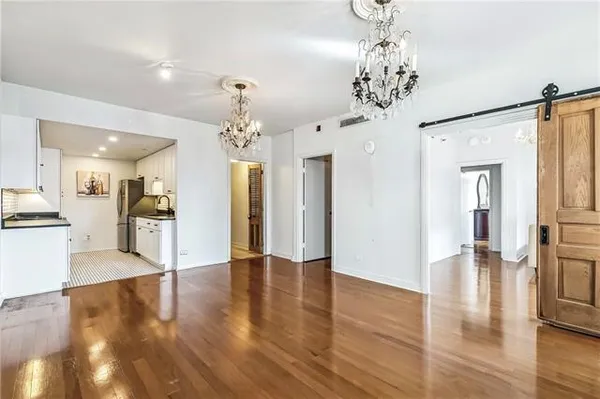 $3,500 | 2100 St Charles Avenue, Unit 2A/N, New Orleans, LA 70130
