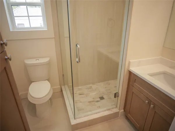 $2,500 | 803 Oakland Avenue, Unit B, Austin, TX 78703