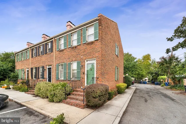 $874,900 | 1310 Seaport Lane, Alexandria, VA 22314