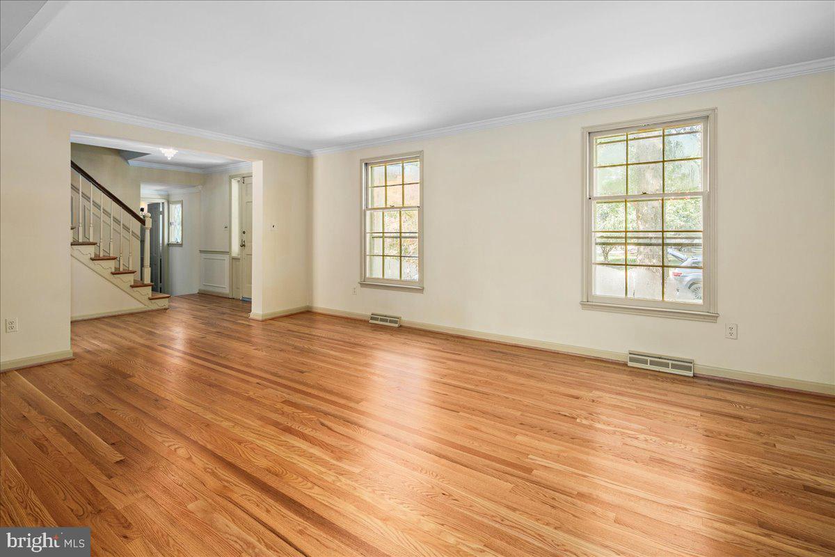 8717 Highgate Road Alexandria, VA 22308 - Photo 8 of 45 Gallery Image 8