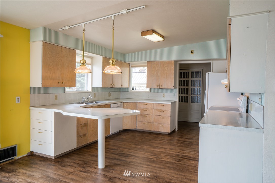 760 South Lakeshore Road Chelan, WA 98816 - Photo 15 of 21 Gallery Image 15