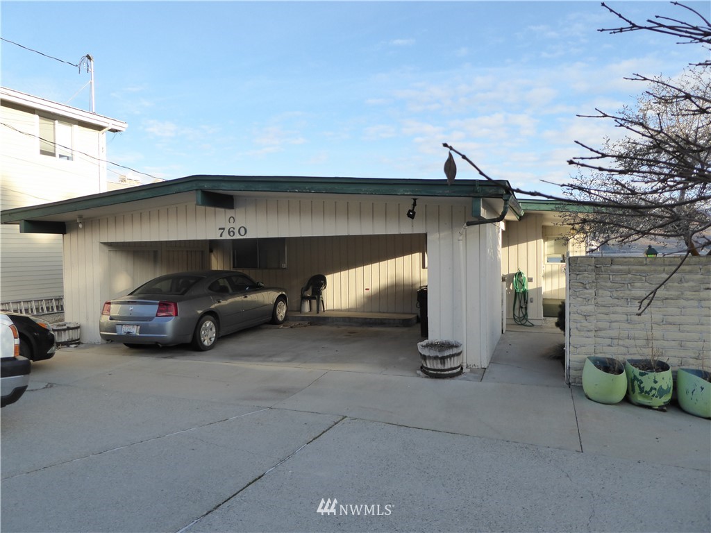 760 South Lakeshore Road Chelan, WA 98816 - Photo 18 of 21 Gallery Image 18