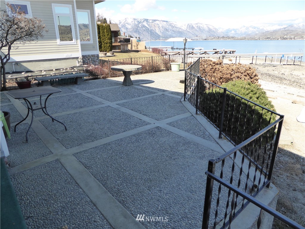 760 South Lakeshore Road Chelan, WA 98816 - Photo 20 of 21 Gallery Image 20