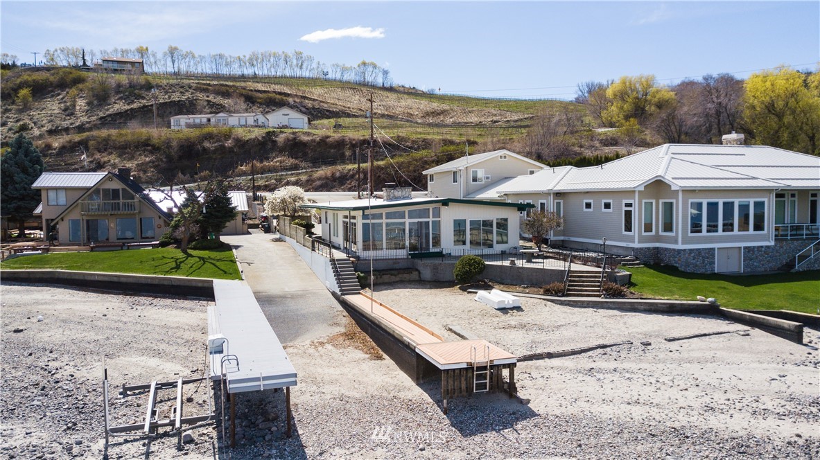 760 South Lakeshore Road Chelan, WA 98816 - Photo 8 of 21 Gallery Image 8