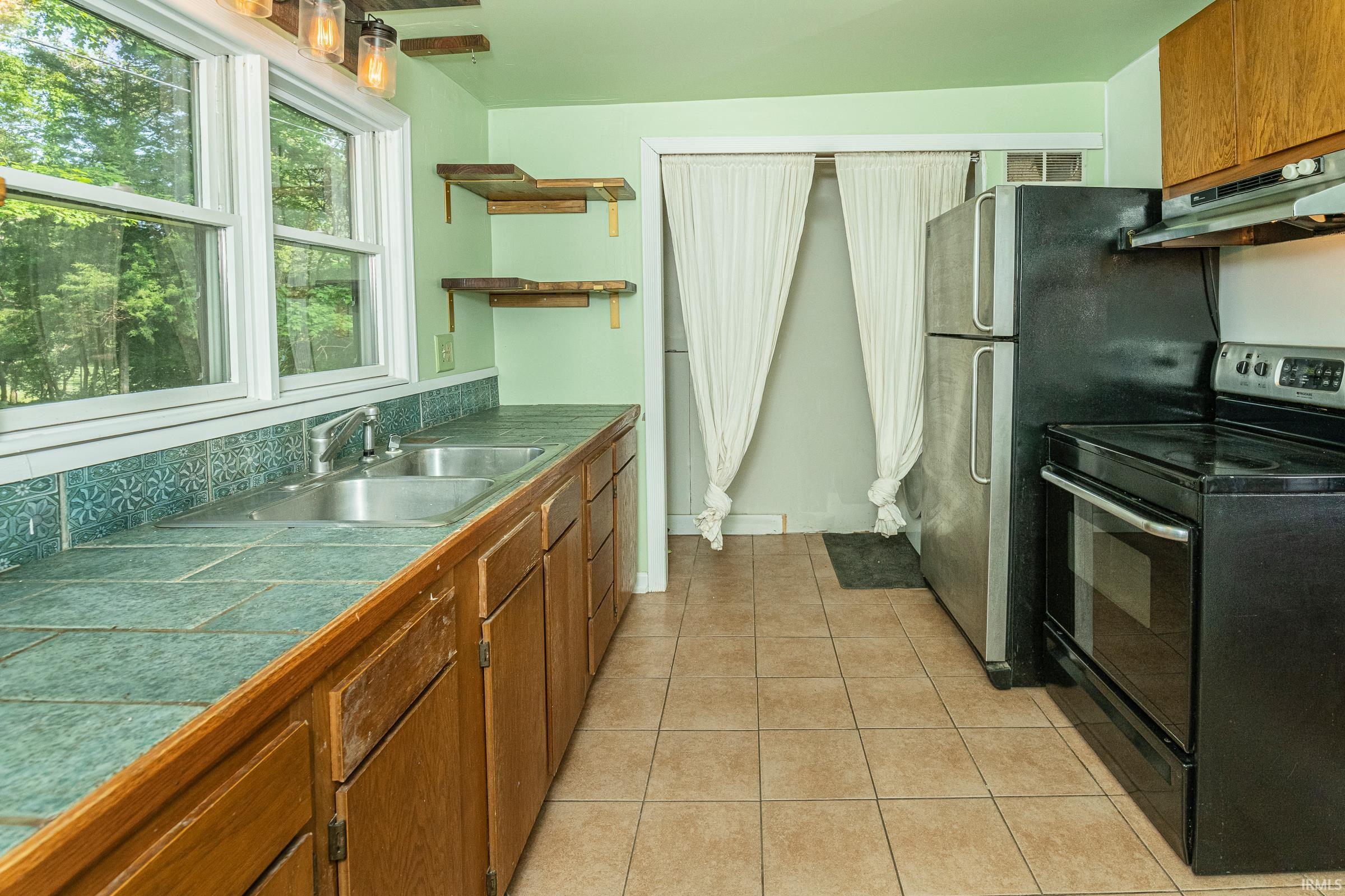 4060 North Hinkle Road Bloomington, IN 47408 - Photo 6 of 34