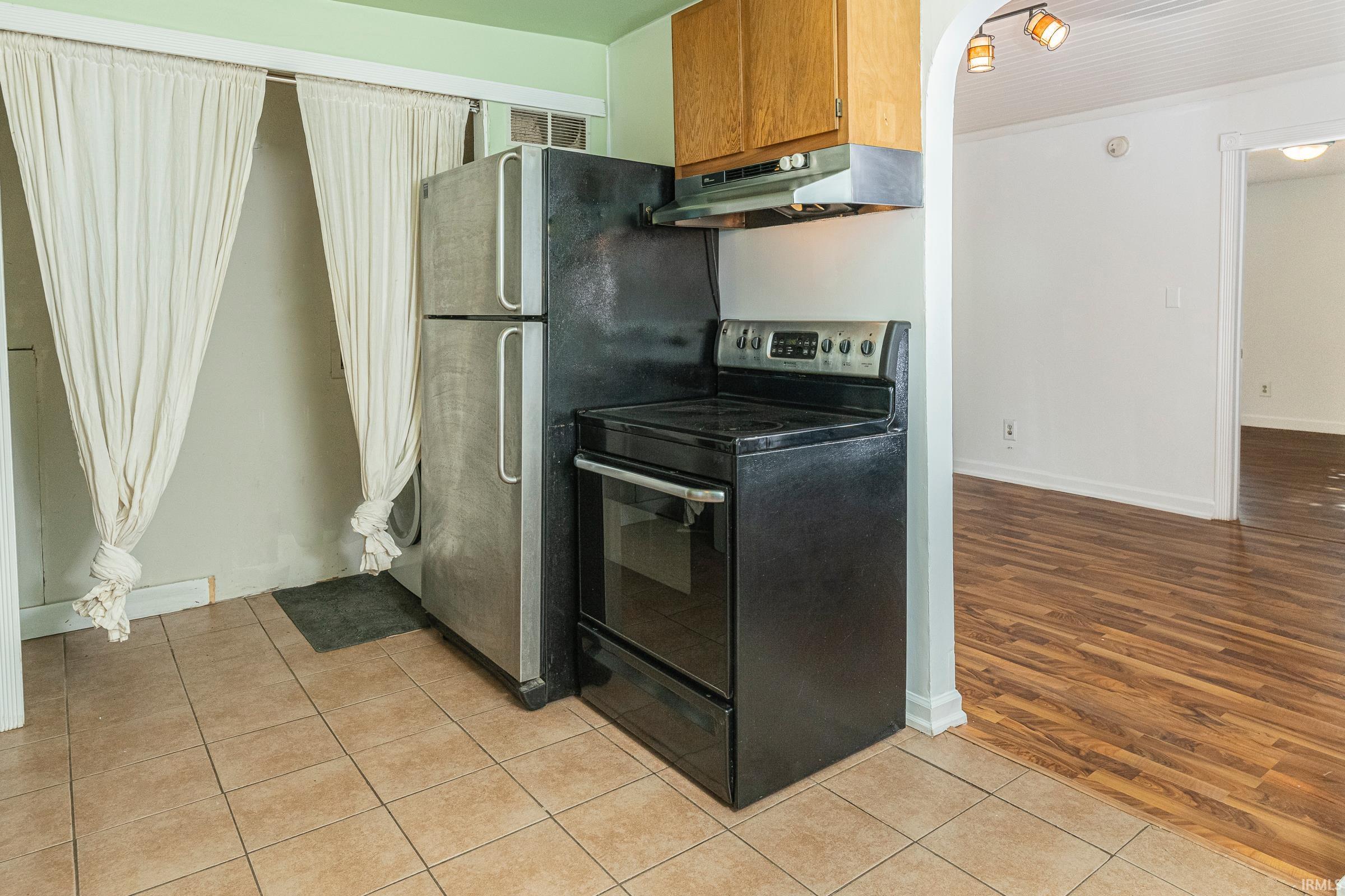 4060 North Hinkle Road Bloomington, IN 47408 - Photo 7 of 34