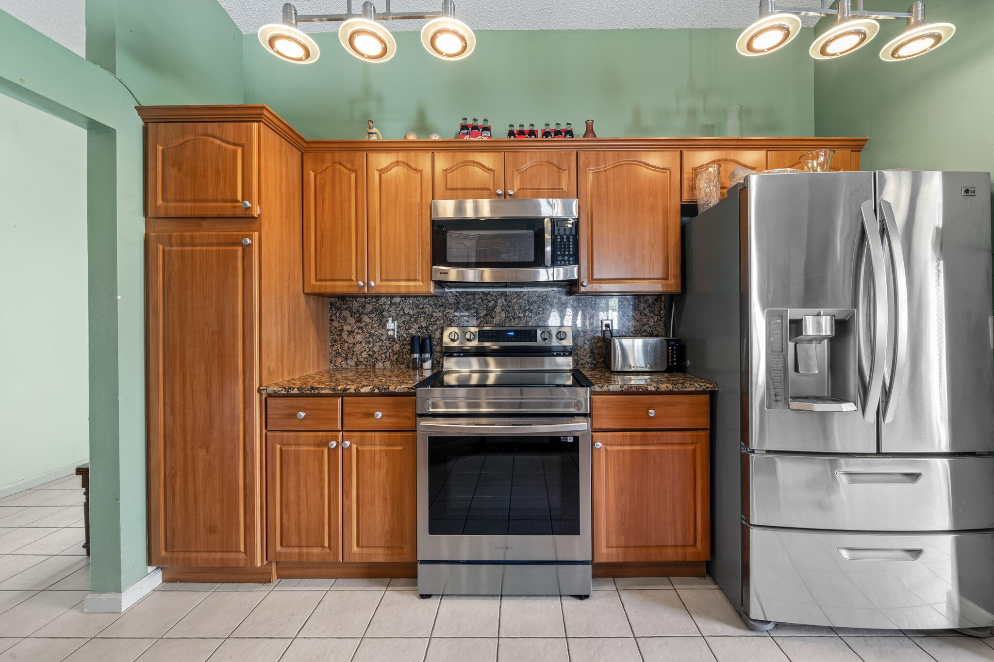 5197 Rosen Boulevard Boynton Beach, FL 33472 - Photo 11 of 35 Stainless steel appliances