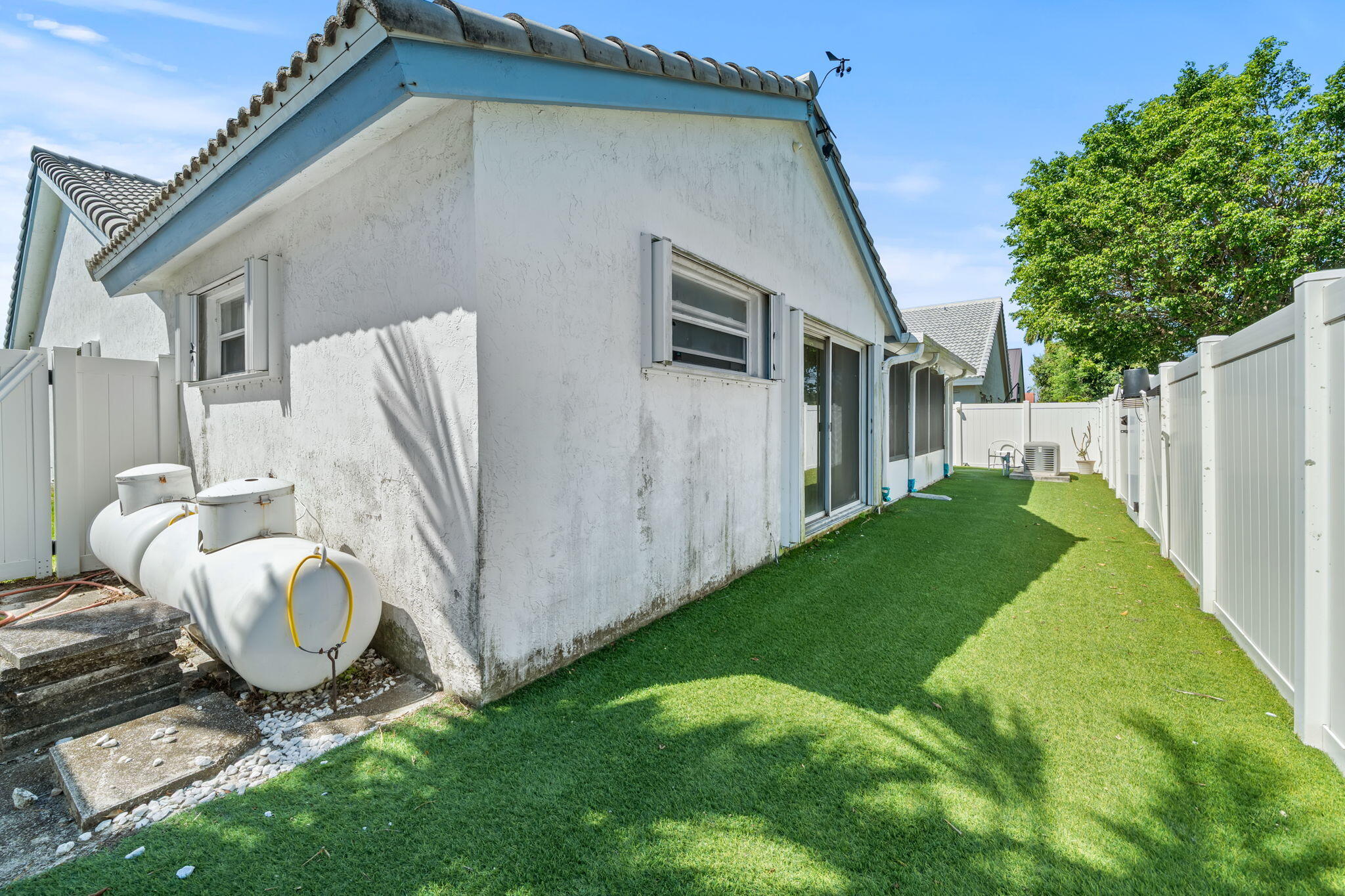 5197 Rosen Boulevard Boynton Beach, FL 33472 - Photo 27 of 35 Turf Yard