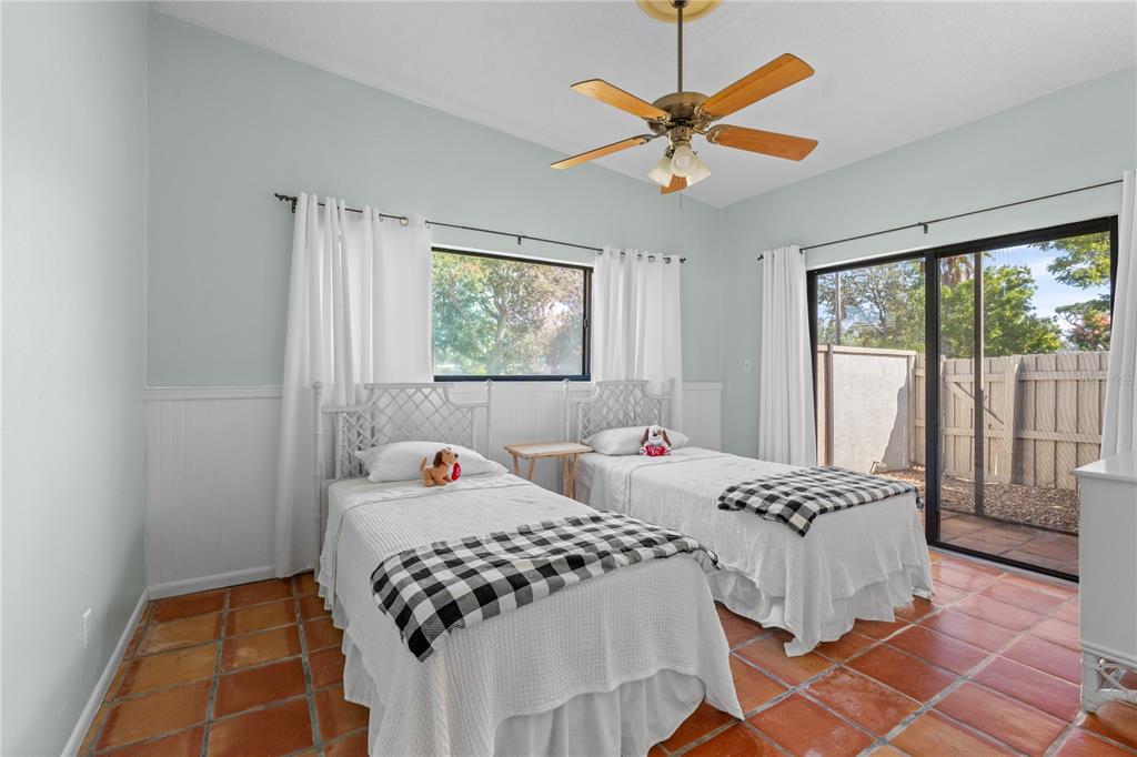 6916 Waverly Street Sarasota, FL 34243 - Photo 25 of 47