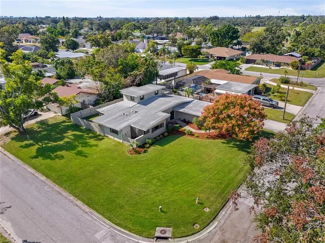 $525,000 | 6916 Waverly Street, Sarasota, FL 34243