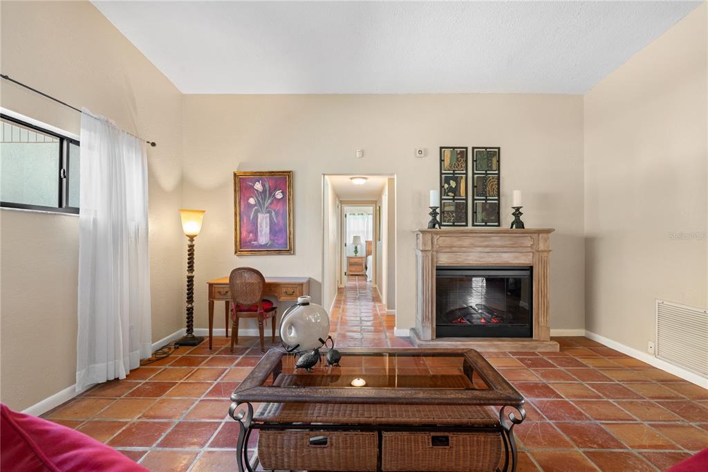 6916 Waverly Street Sarasota, FL 34243 - Photo 9 of 47