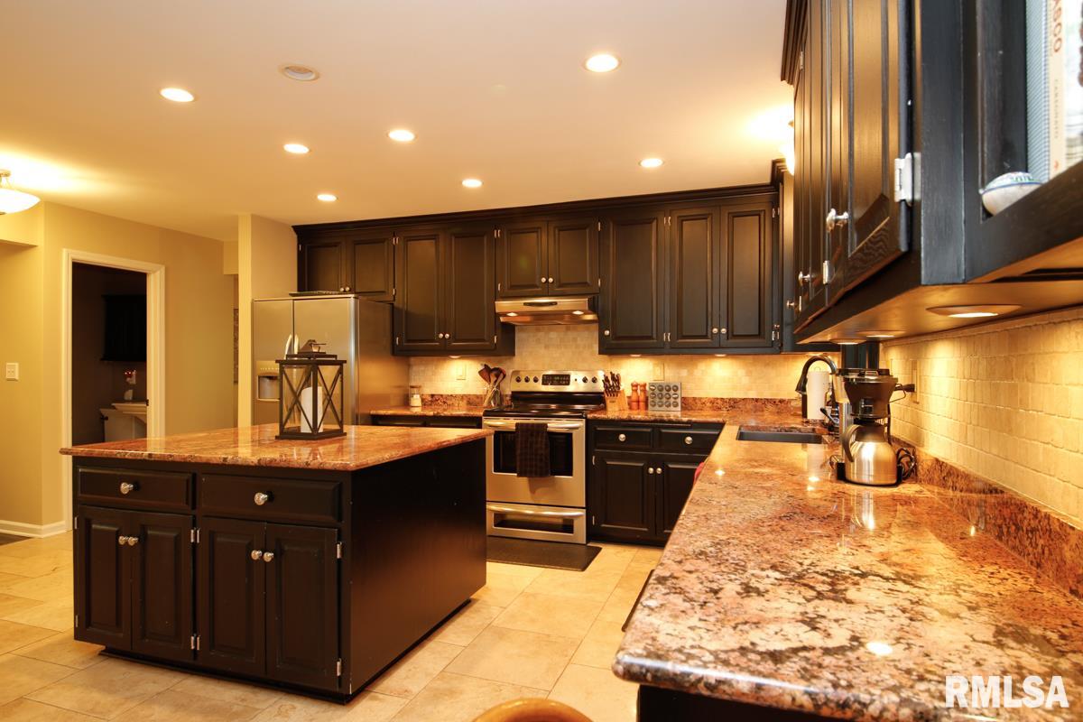 11907 North Hickory Grove Road Dunlap, IL 61525 - Photo 14 of 36 Gallery Image 14
