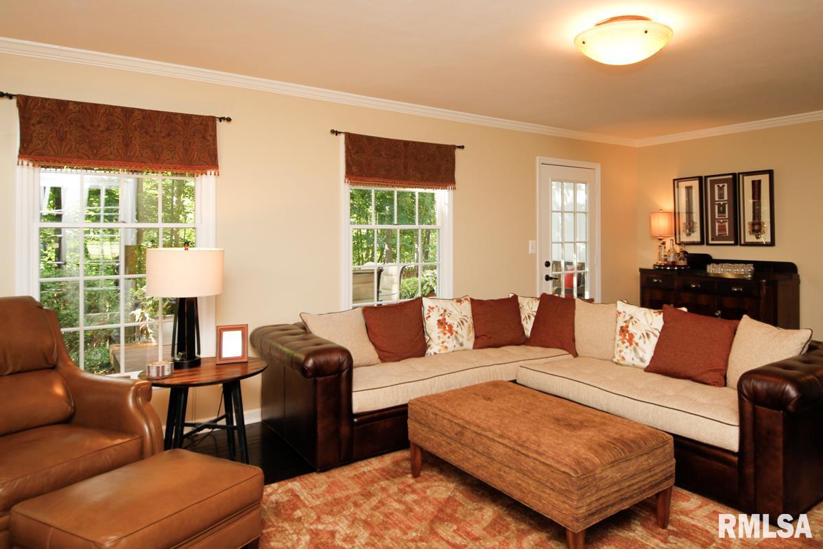 11907 North Hickory Grove Road Dunlap, IL 61525 - Photo 8 of 36 Gallery Image 8