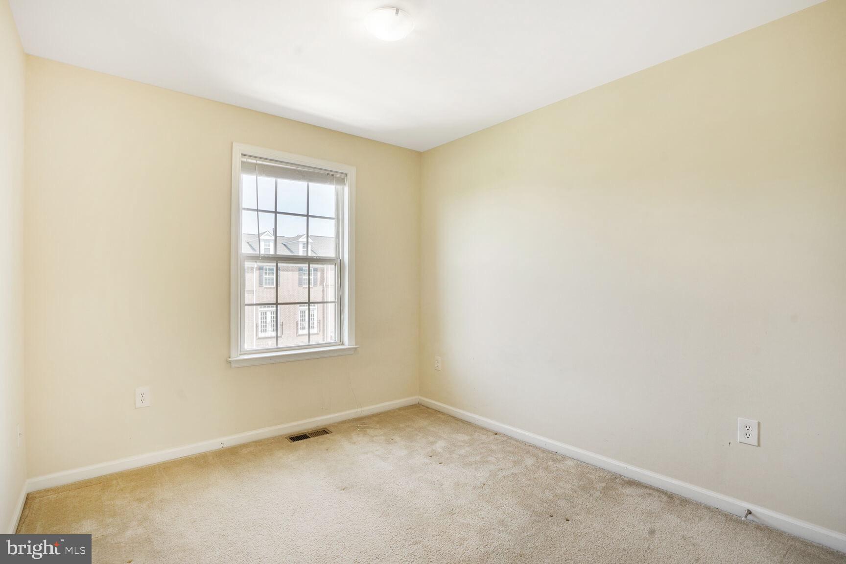 42777 Hay Road Ashburn, VA 20147 - Photo 11 of 21