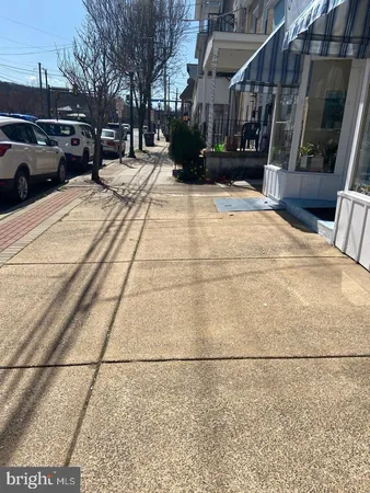 a view of a yard in front of a building