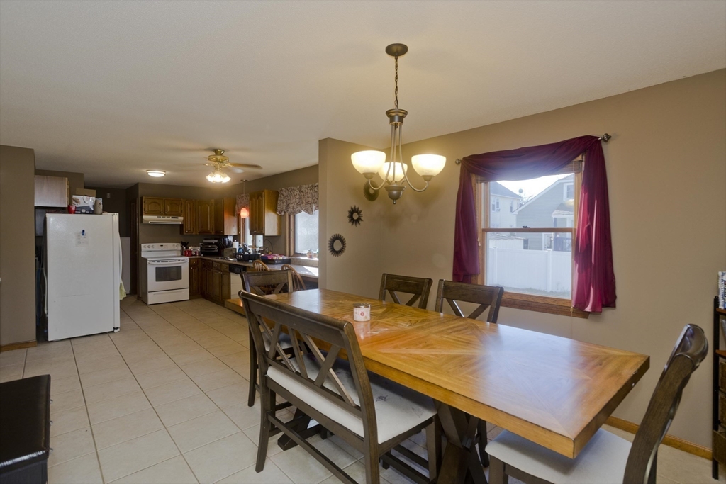 48 Vail Street Springfield, MA 01118 - Photo 9 of 38 Gallery Image 9