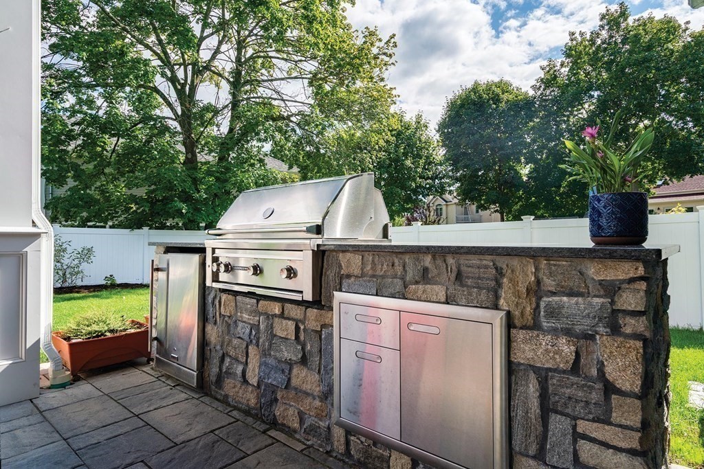 240 Wiswall Road Newton, MA 02459 - Photo 32 of 36 Gallery Image 32