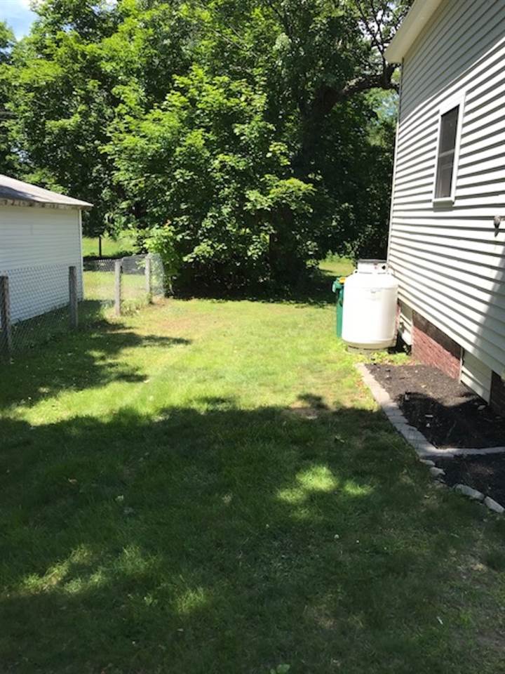 28 Mill Street Rochester, NH 03868 - Photo 3 of 29