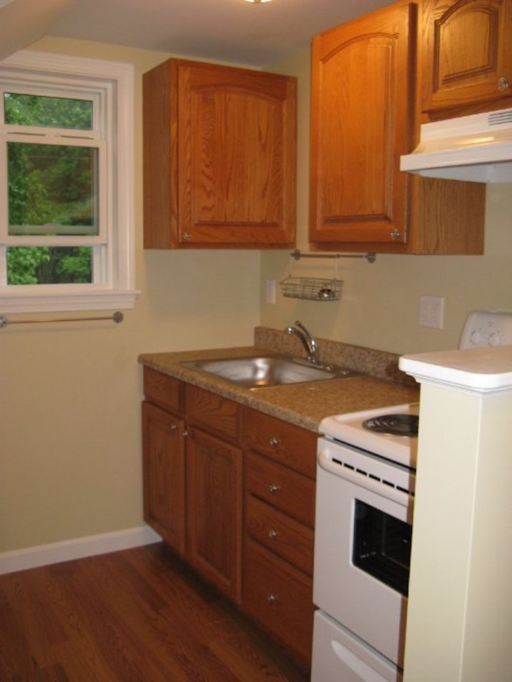 28 Mill Street Rochester, NH 03868 - Photo 7 of 29