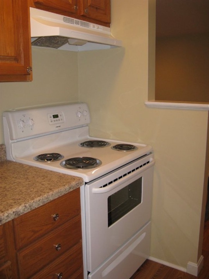 28 Mill Street Rochester, NH 03868 - Photo 8 of 29