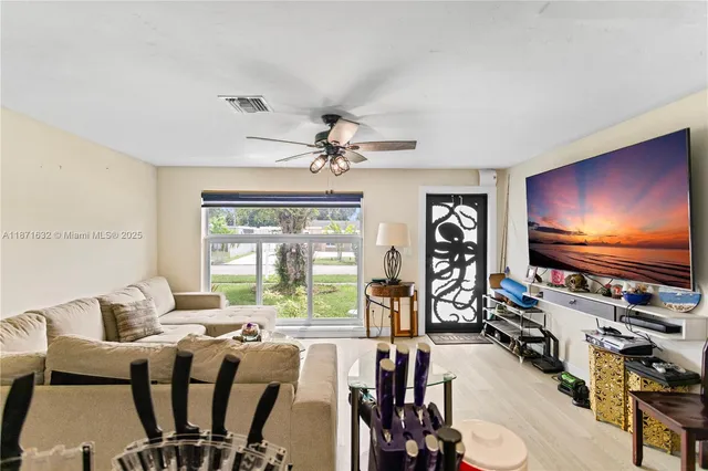 $495,000 | 6611 Park Street, Hollywood, FL 33024