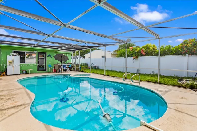 $495,000 | 6611 Park Street, Hollywood, FL 33024