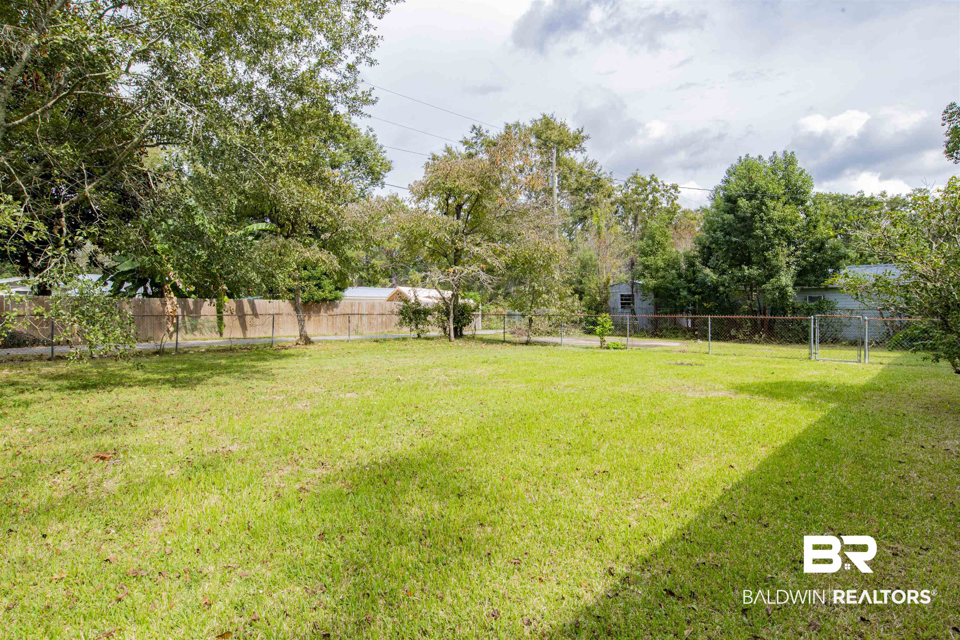 601 East Myrtle Avenue Foley, AL 36535 - Photo 5 of 18