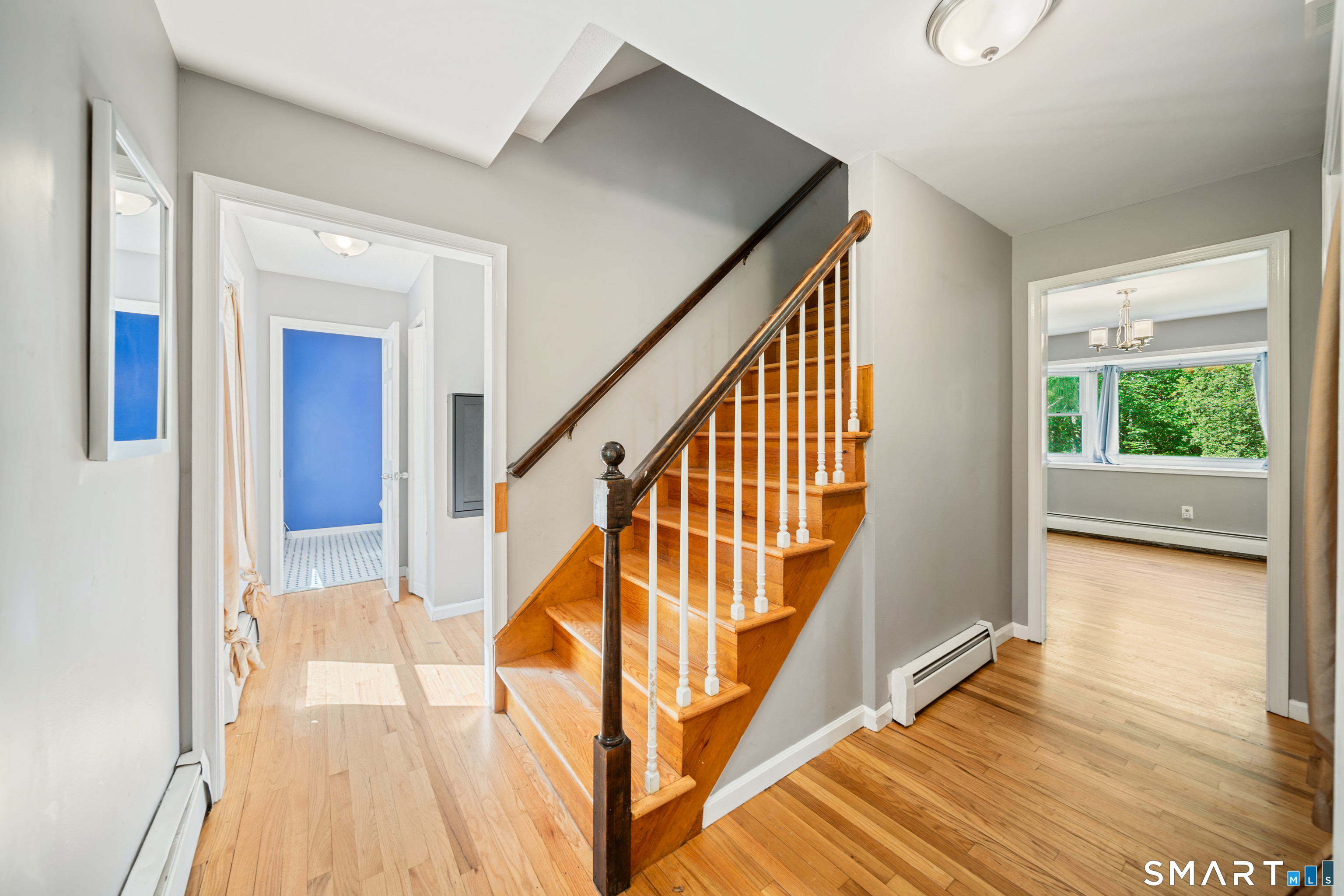 225 Bethmour Road Bethany, CT 06524 - Photo 11 of 30 Main foyer walk-in
