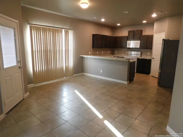 $1,795 | 8807 Arabian King, Converse, TX 78109