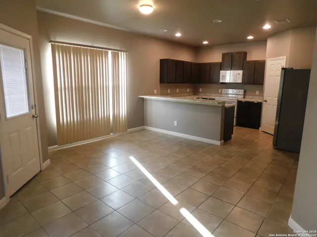 $1,795 | 8807 Arabian King, Converse, TX 78109