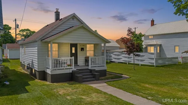 $170,000 | 612 15th Street South, Escanaba, MI 49829