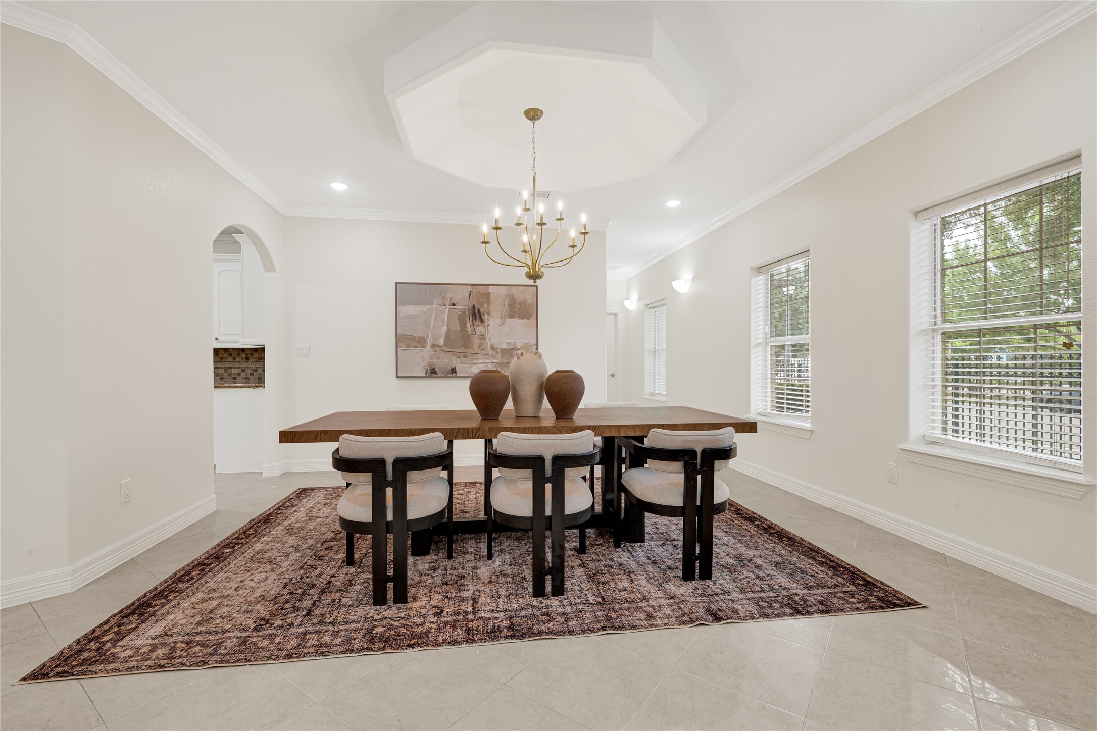 404 Moss Street Houston, TX 77009 - Photo 13 of 39 a dining room with furniture and window