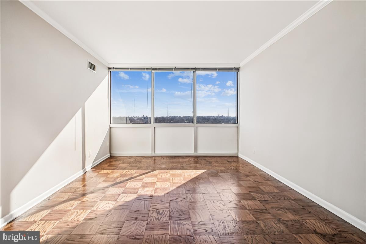 5101 River Road, Unit 1712 Bethesda, MD 20816 - Photo 11 of 25 Bright bedroom.