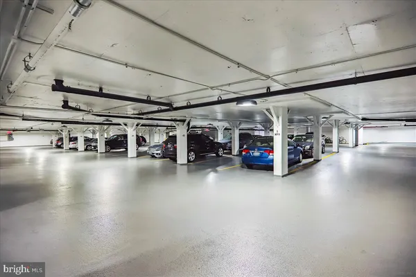 a view of a parking area
