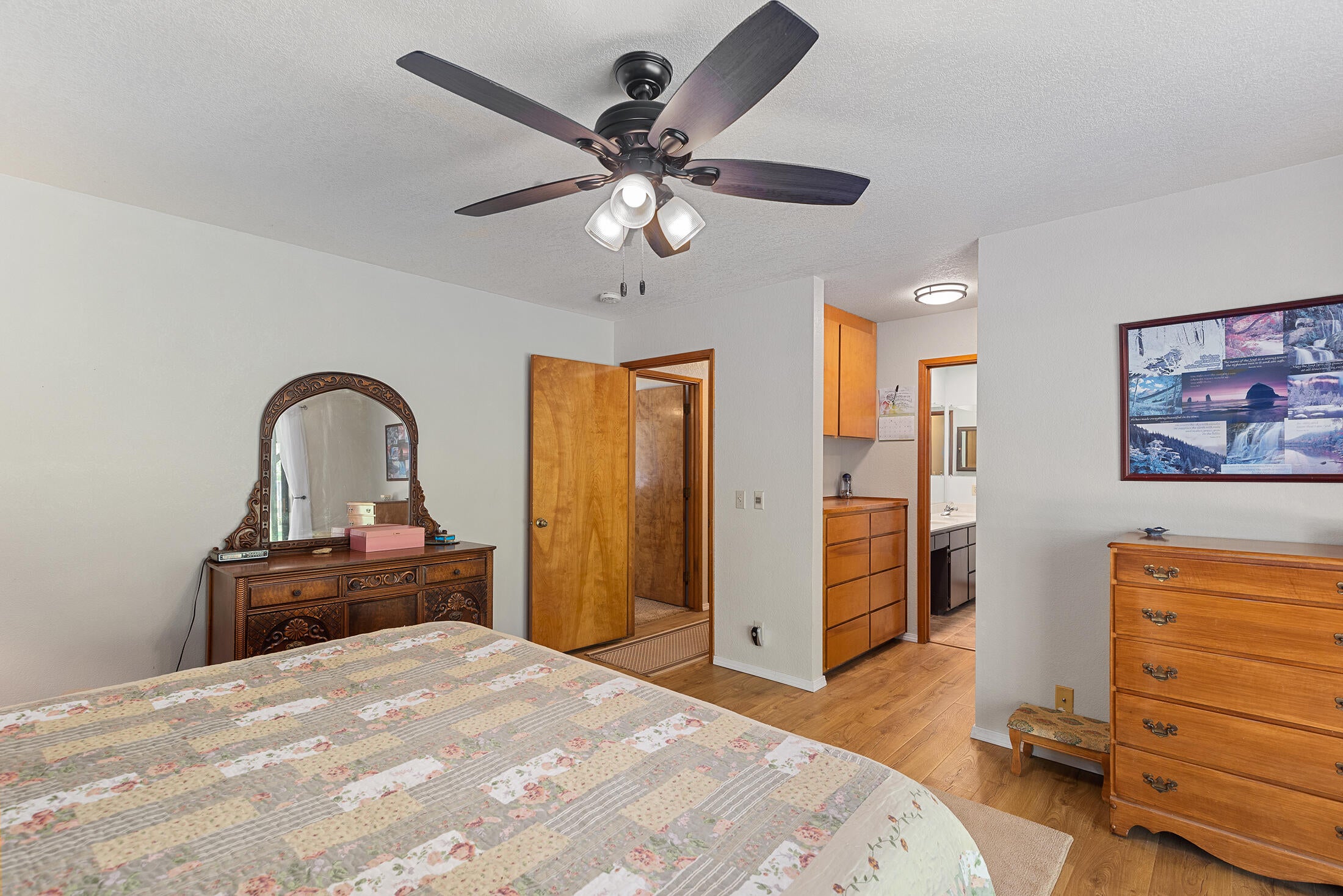 4161 Takilma Road Cave Junction, OR 97523 - Photo 16 of 74 Main Suite