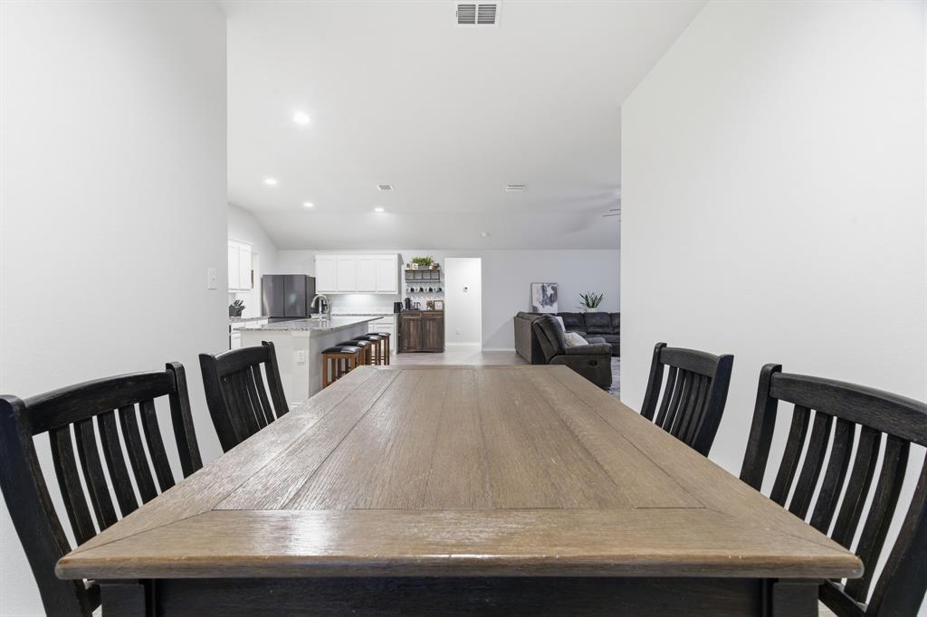 437 Falcon Way Azle, TX 76020 - Photo 19 of 40