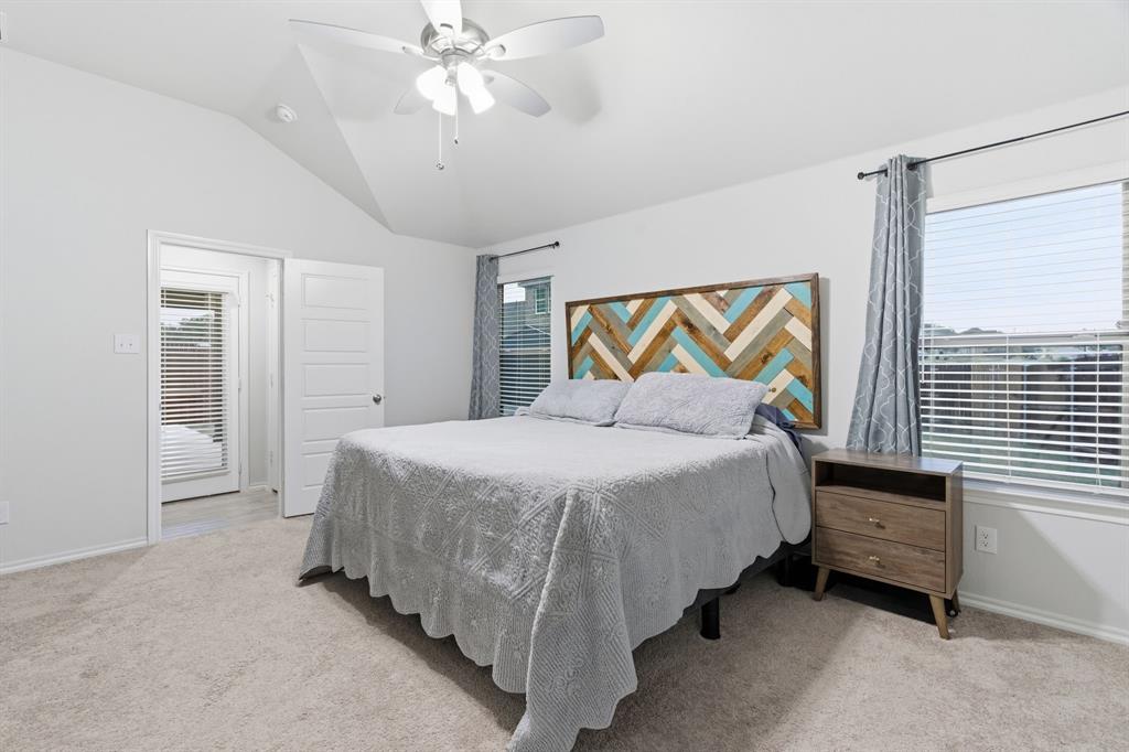 437 Falcon Way Azle, TX 76020 - Photo 23 of 40