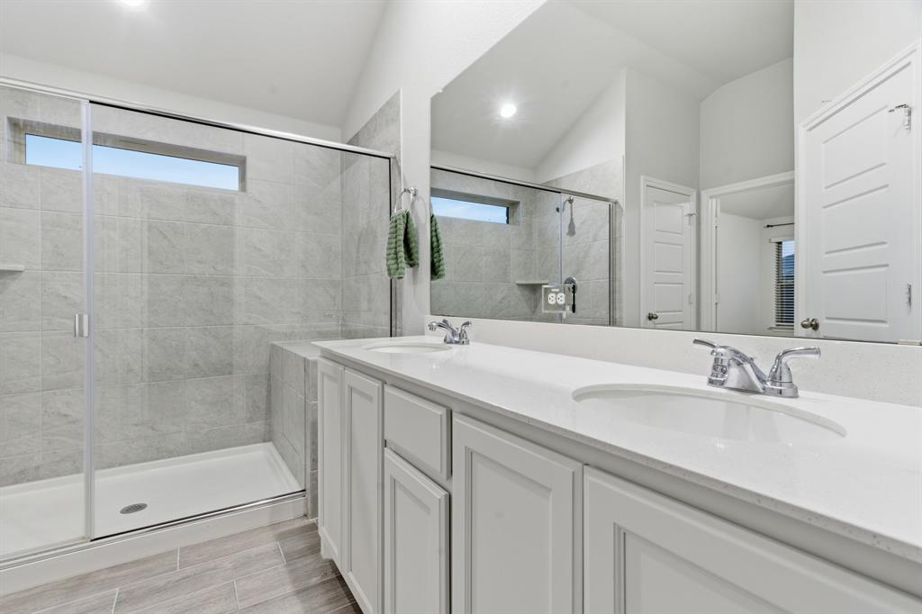 437 Falcon Way Azle, TX 76020 - Photo 24 of 40