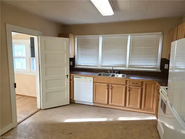 $1,500 | 816 Banner Street, Mount Airy, NC 27030