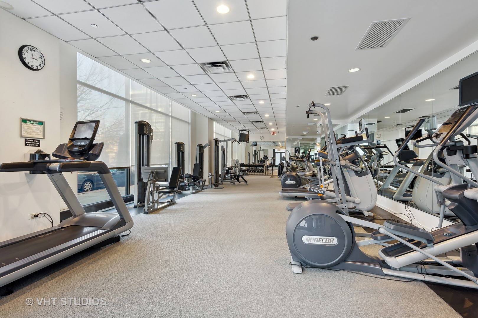 849 North Franklin Street, Unit 1419 Chicago, IL 60610 - Photo 9 of 10 a view of a room with gym equipment