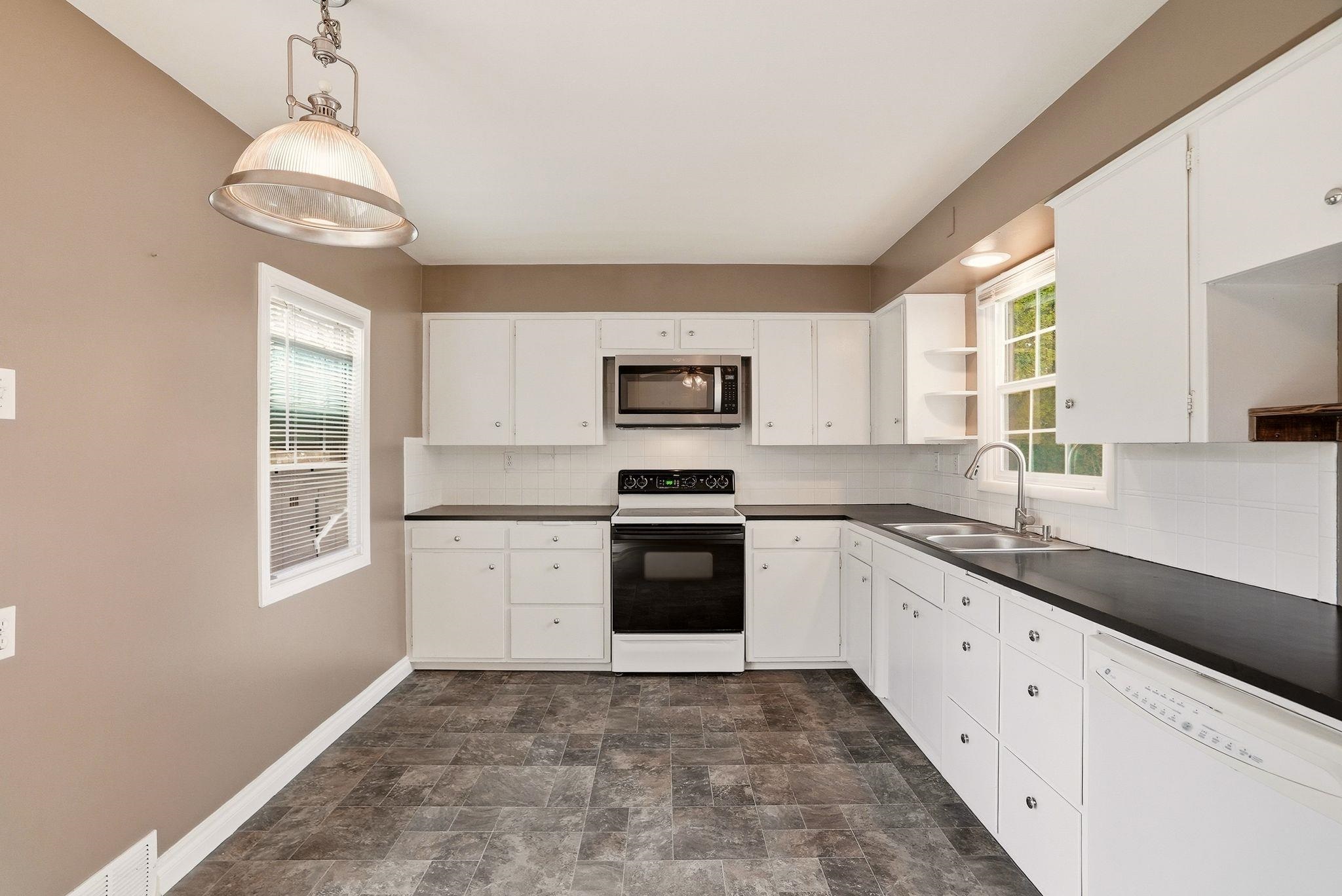1708 East 34th Avenue Spokane, WA 99203 - Photo 12 of 47