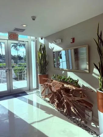 $3,800 | 6305 Indian Creek Drive, Unit 5D, Miami Beach, FL 33141