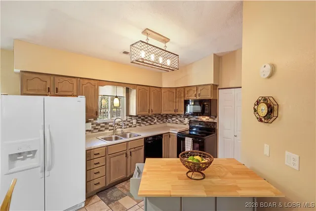 $340,000 | 54 Timberlake Lane, Linn Creek, MO 65052