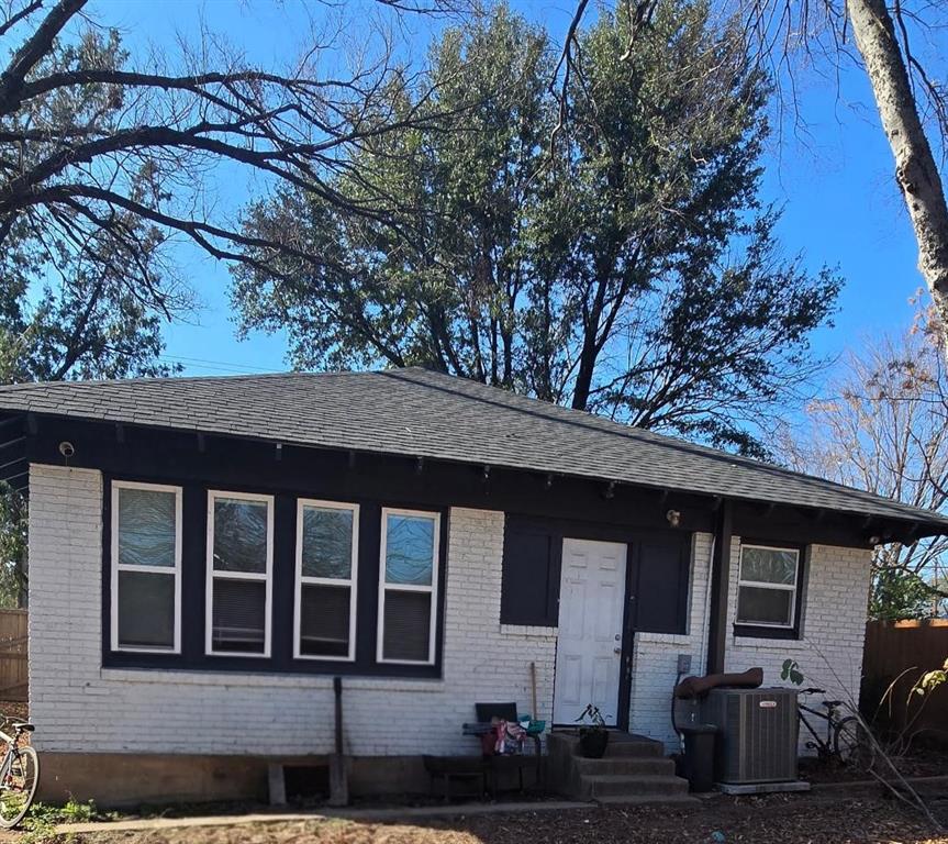 3736 Colonial Avenue Dallas, TX 75215 - Photo 9 of 9 a front view of a house with balcony