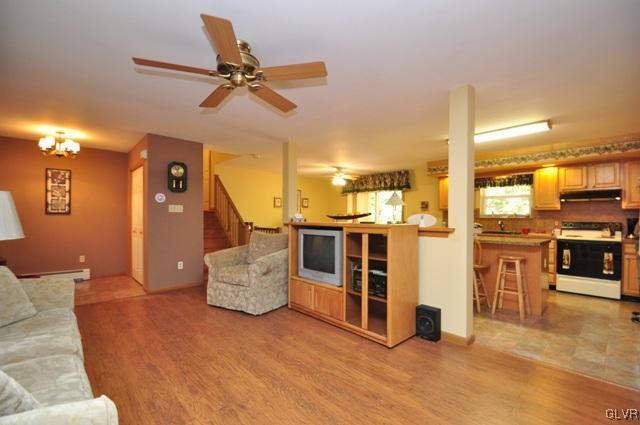 1240 Glenbrook Road Bartonsville, PA 18321 - Photo 4 of 50 Gallery Image 4