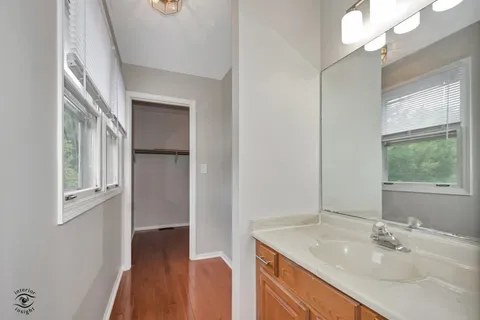 $525,000 | 8348 Adbeth Avenue, Woodridge, IL 60517