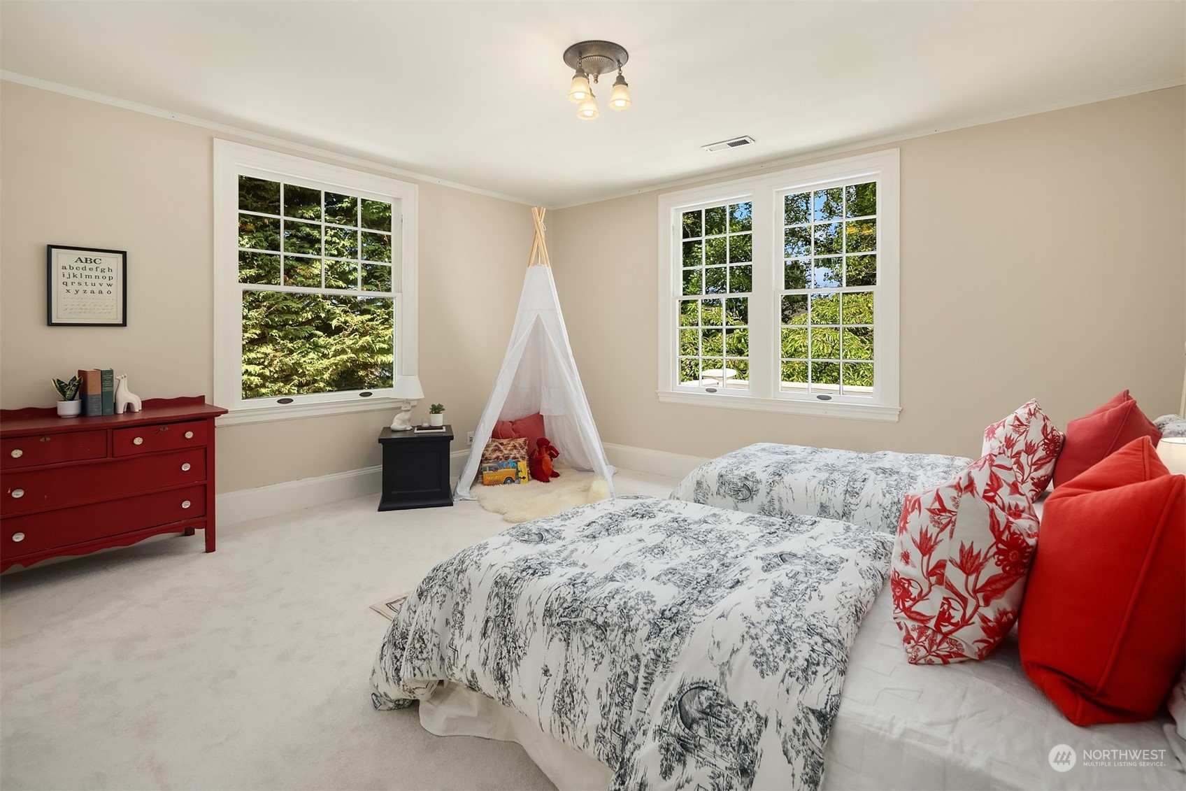 1107 36th Avenue East Seattle, WA 98112 - Photo 21 of 31